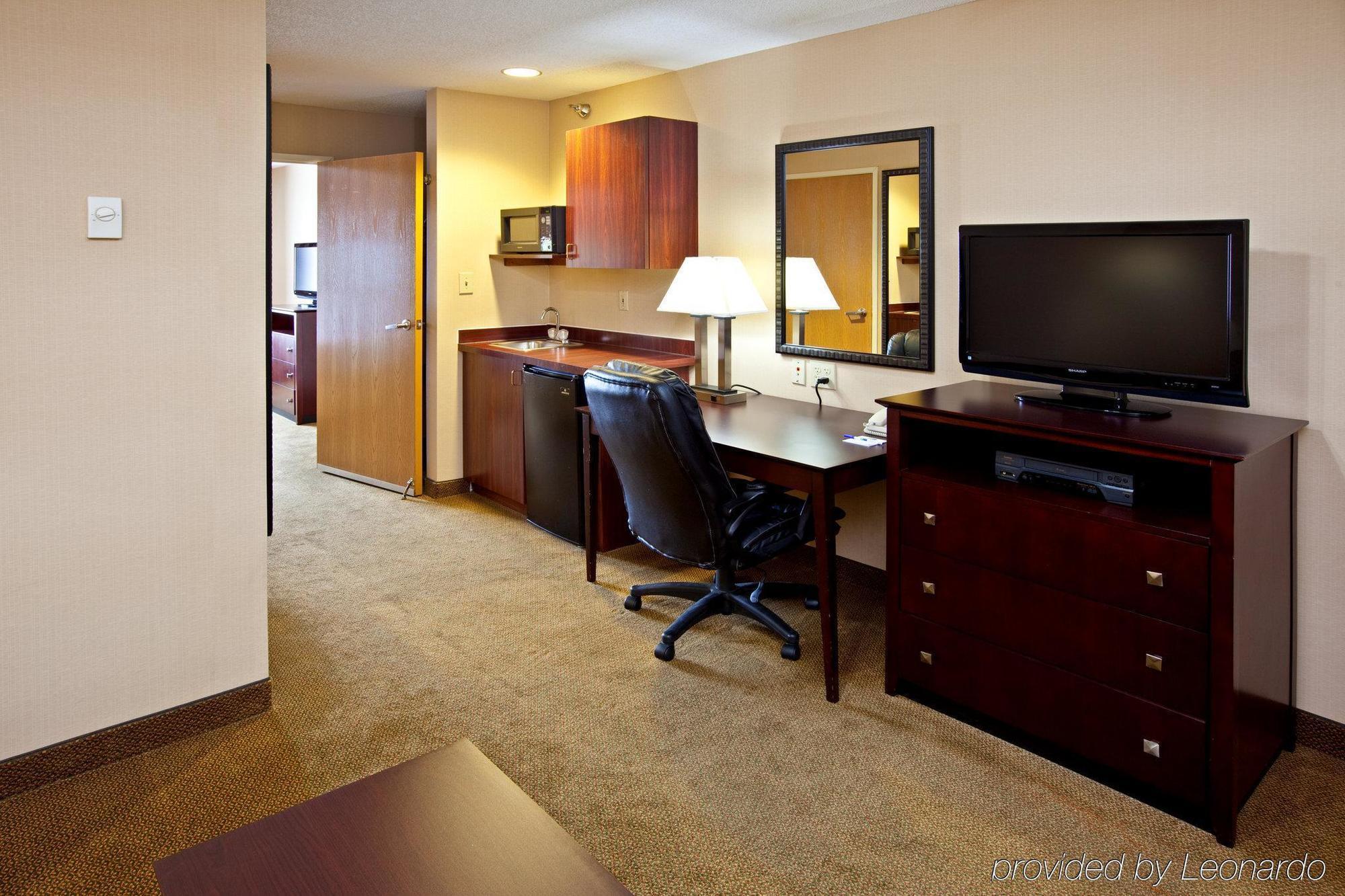 Holiday Inn Express Hotel & Suites Cincinnati-North/Sharonville Esterno foto